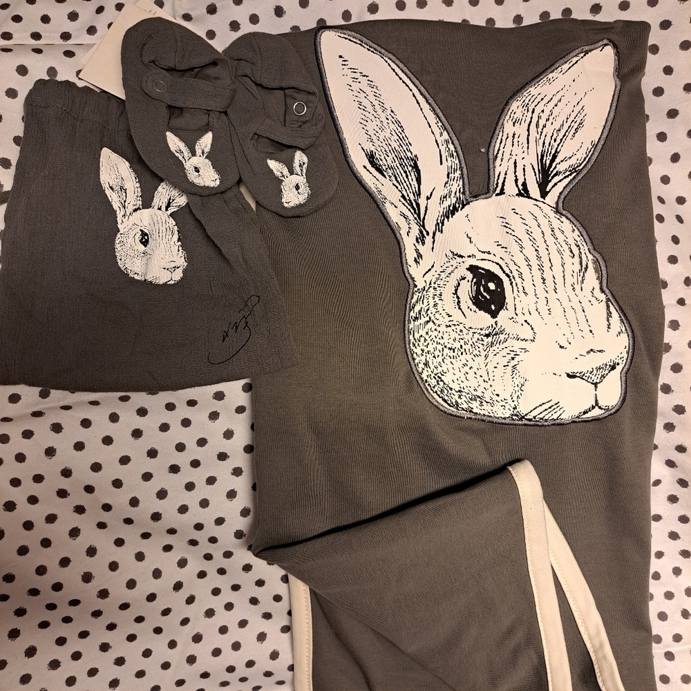 Nwt Lot of Victoria Beckham Bunny Blanket and Gauze Shoes